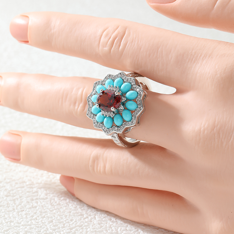 Anillo Floral Brillante de Tur - Ethnic Chic Fashion reseña y precio